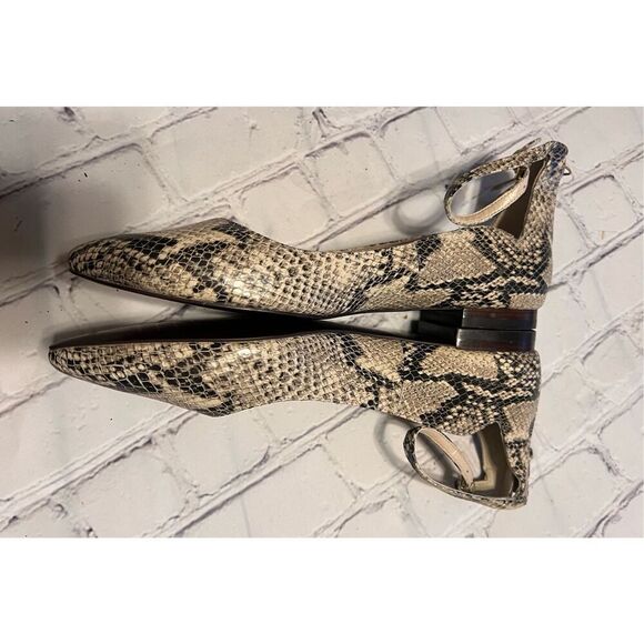 Cole Haan Size 6.5 Pointed Toe Ankle Strap Flats Snakeskin Print Neutral Spring - Picture 6 of 13
